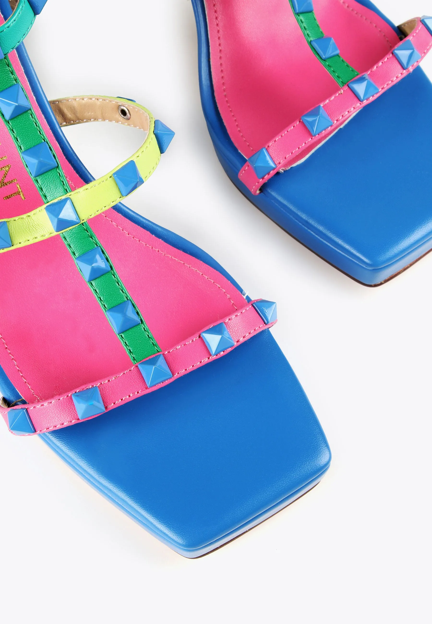 Heeled sandals with multicoloured straps