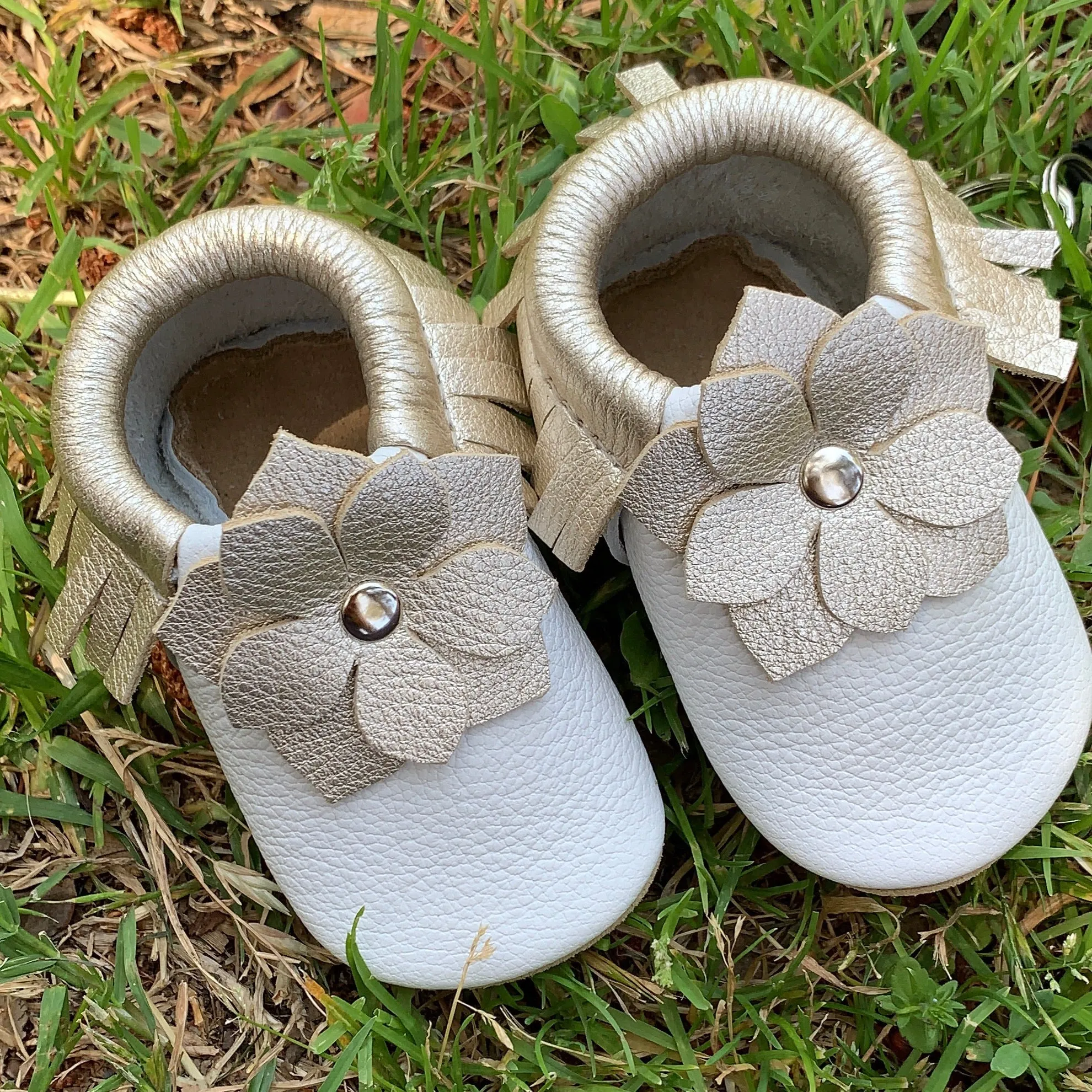 Magnolia - Pure White & Platinum