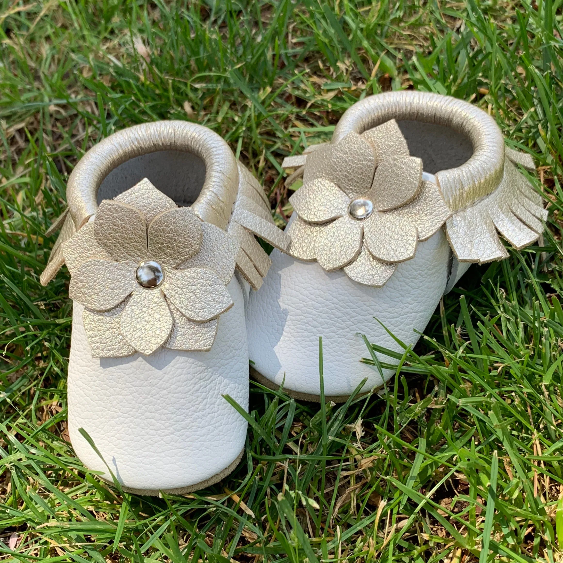 Magnolia - Pure White & Platinum