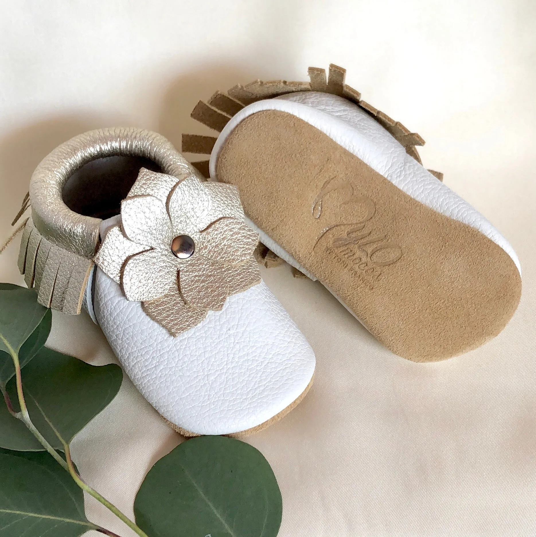 Magnolia - Pure White & Platinum