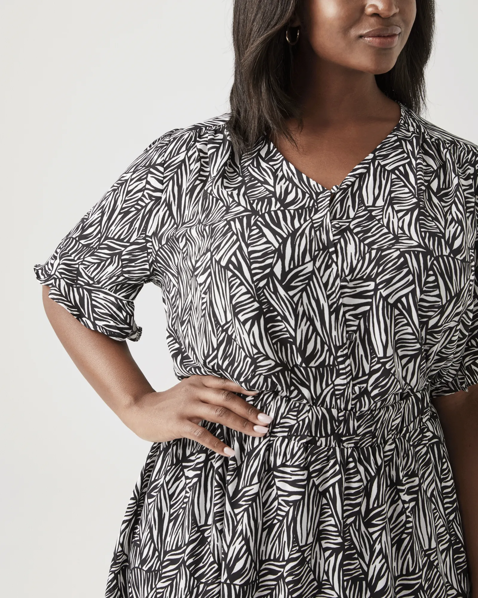 Mila Ruffle Sleeve Blouse | Black / White