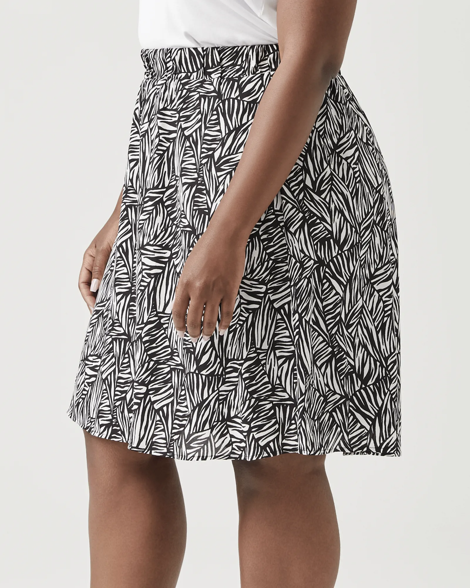 Orchid A-Line Flowy Skirt | White / Black