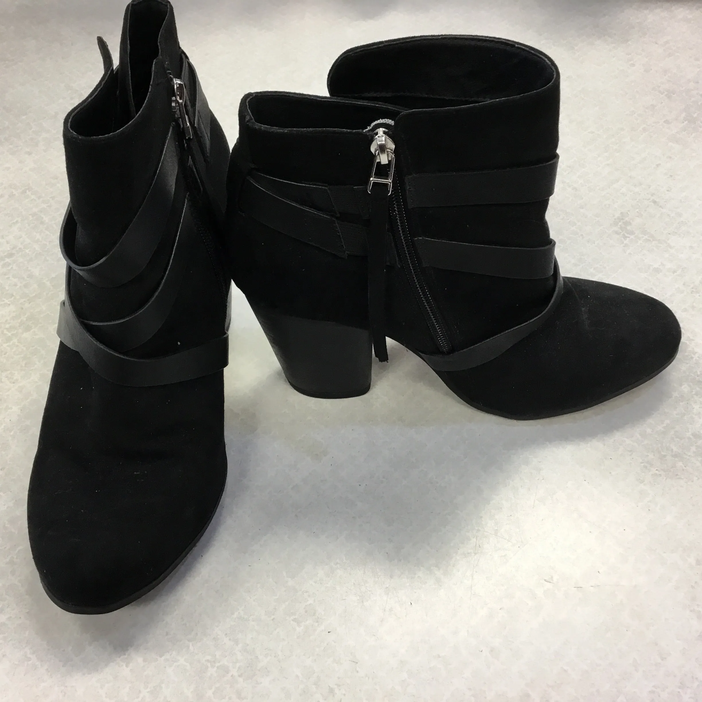 Shoes Hiking By Torrid In Black, Size: 10