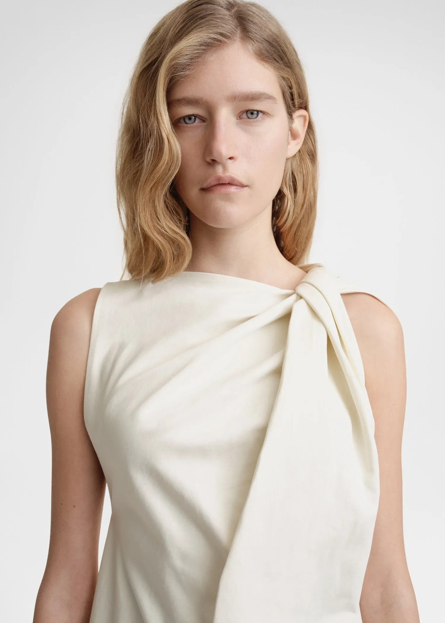 Shoulder-twist dress ecru