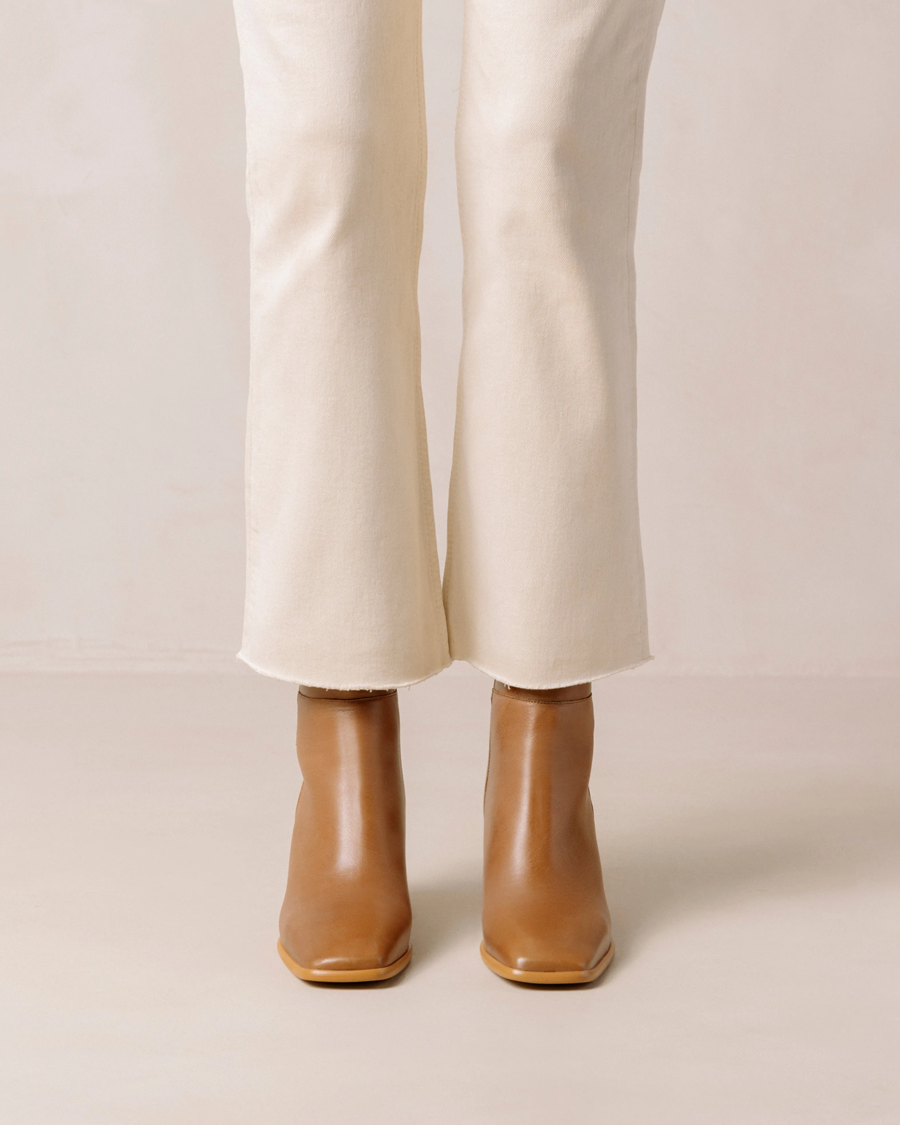 West Bicolor Camel Cream Leather Ankle Boots