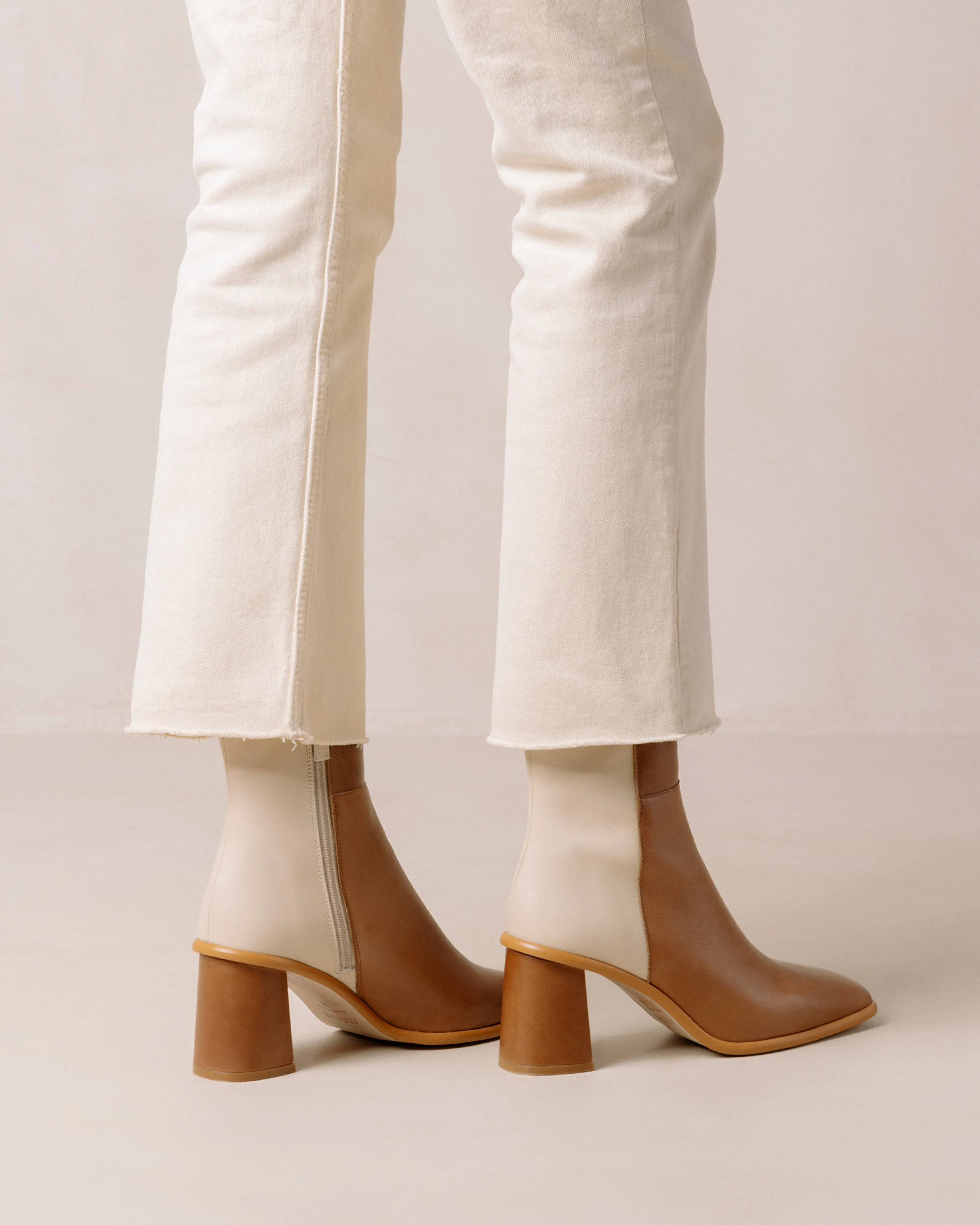 West Bicolor Camel Cream Leather Ankle Boots